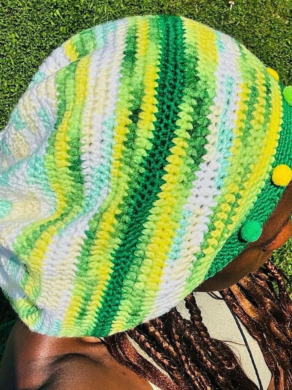Big braids / dreadlock Crochet Hat in Green & White Like New